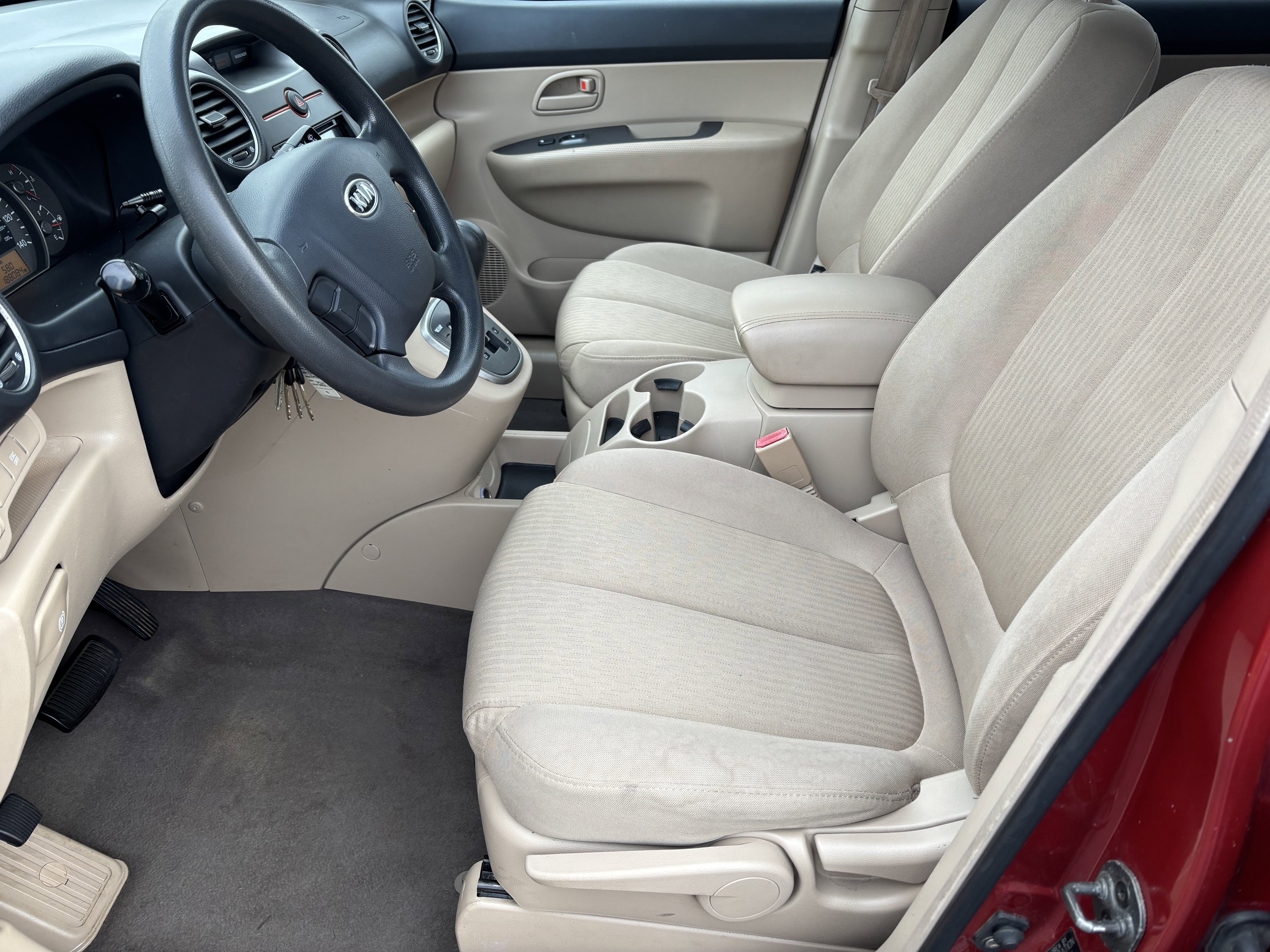 Used 2007 Kia Rondo LX w/ Convenience Pkg image 13