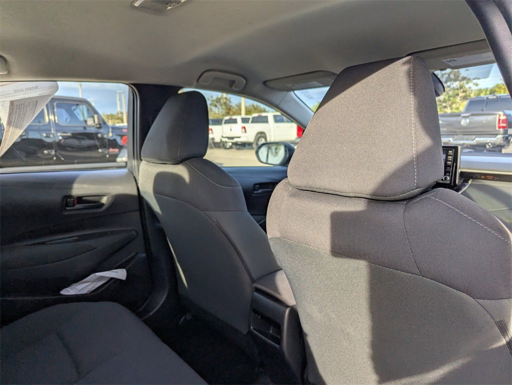 Used 2022 Toyota Corolla LE image 12