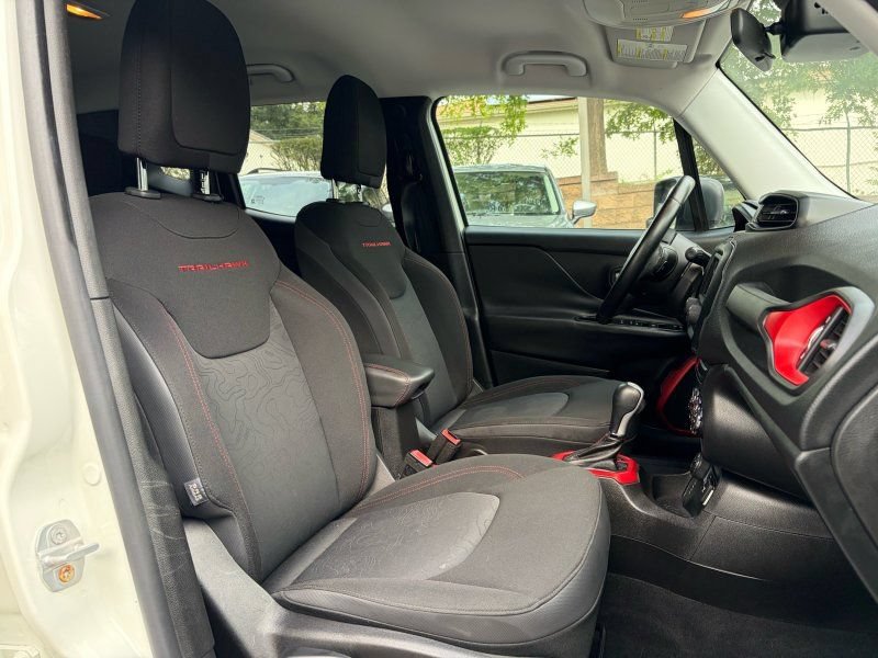 Used 2015 Jeep Renegade Trailhawk AWD/4WD image 21