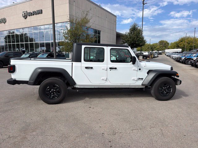 Used 2025 Jeep Gladiator Sport AWD/4WD image 9