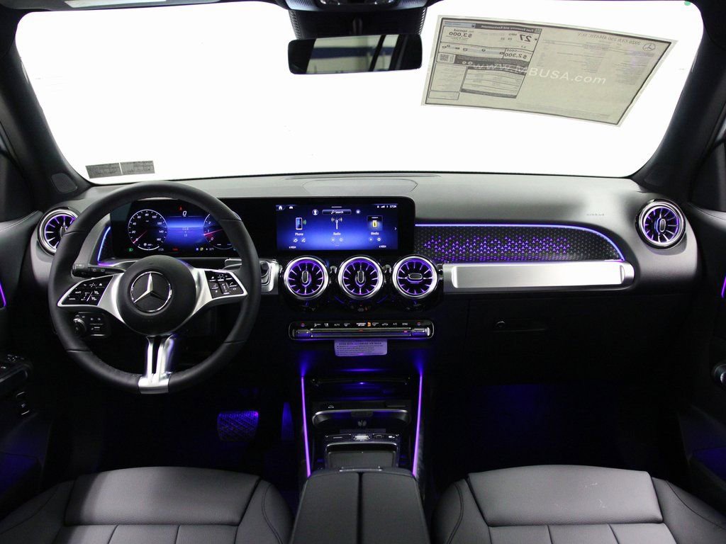 New 2026 Mercedes-Benz GLB 250 4MATIC image 2