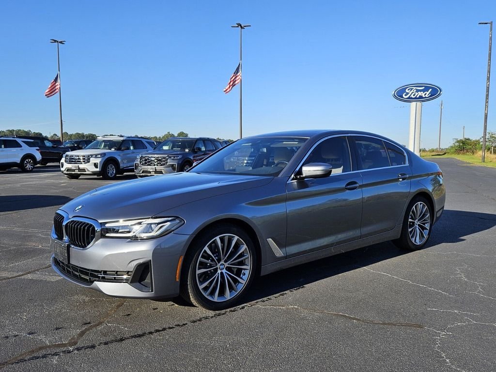 Used 2022 BMW 530i xDrive w/ Convenience Package AWD/4WD image 3