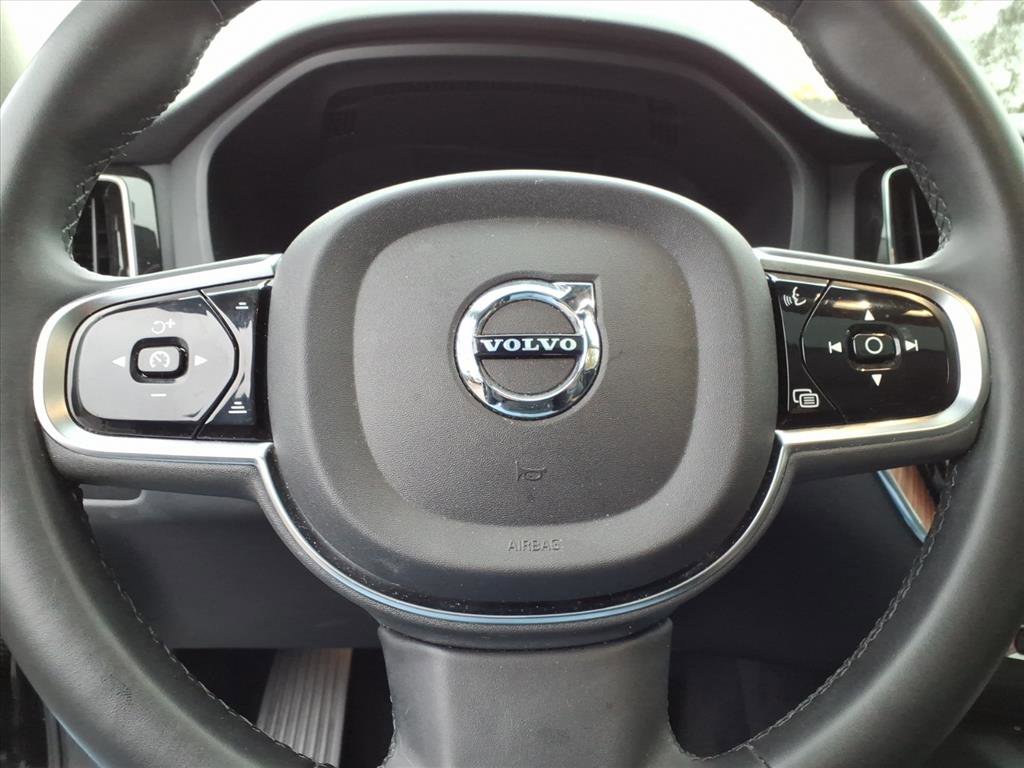Used 2024 Volvo XC60 B5 Plus image 28