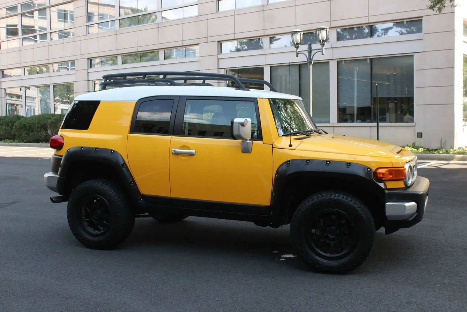 Used 2007 Toyota FJ Cruiser 4WD image 2