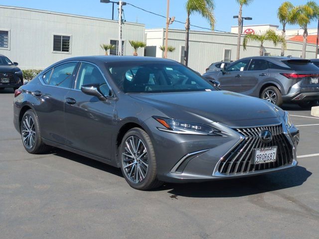 Used 2025 Lexus ES 300h w/ Premium Package image 3