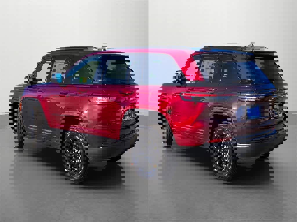 New 2025 Jeep Grand Cherokee Laredo image 4