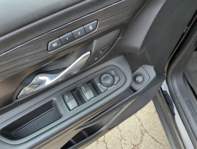 Used 2022 GMC Terrain SLT w/ LPO, Floor Liner Package image 13