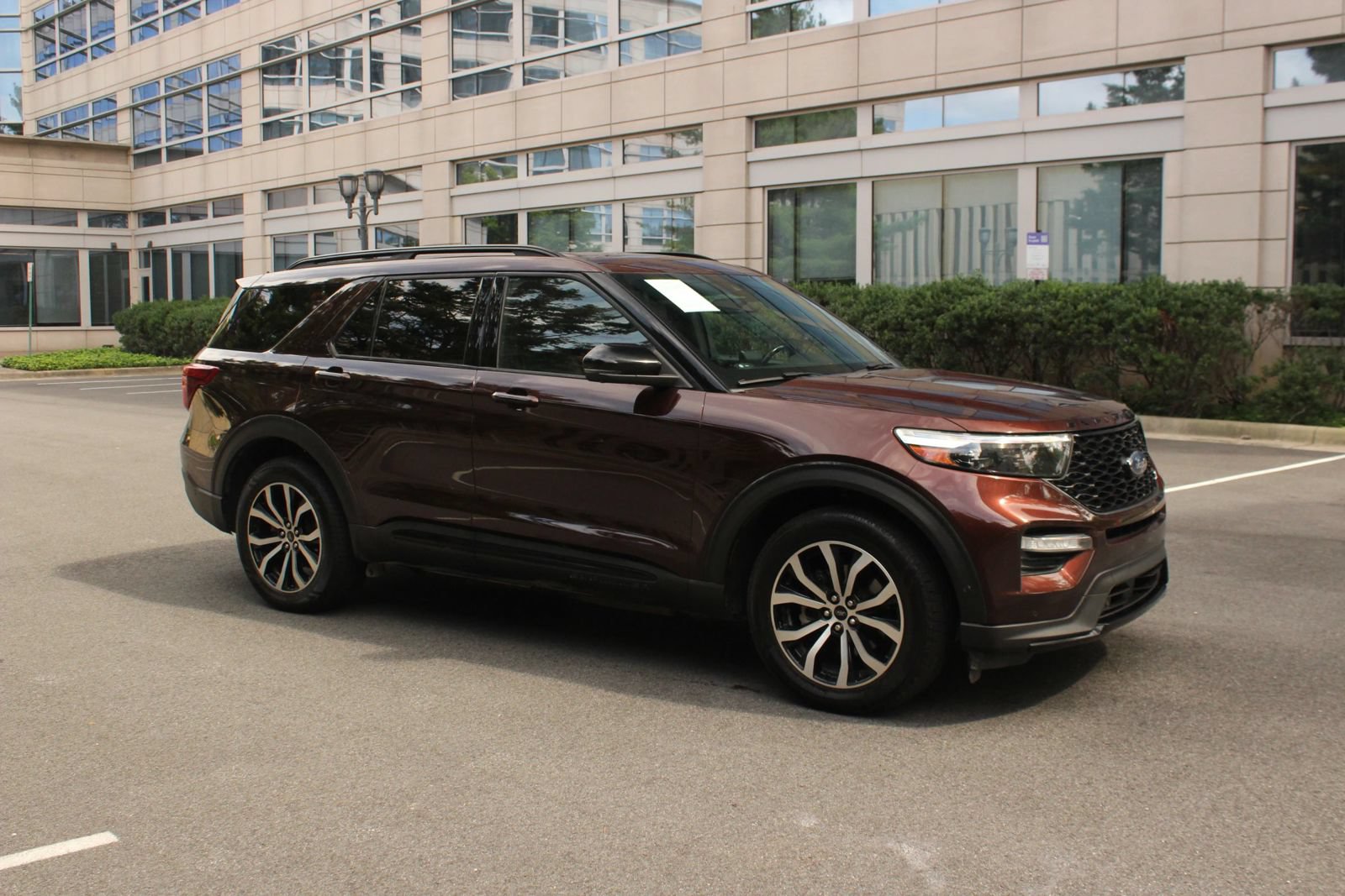 Used 2020 Ford Explorer ST w/ Premium Technology Package AWD/4WD image 2