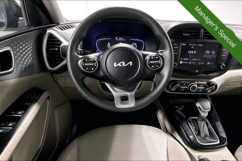 Used 2025 Kia Soul LX w/ LX Technology Package FWD image 6