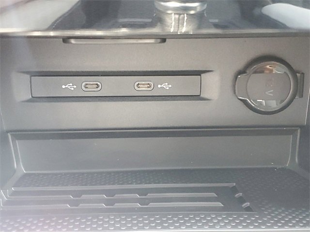 New 2025 Volkswagen Taos SE image 33