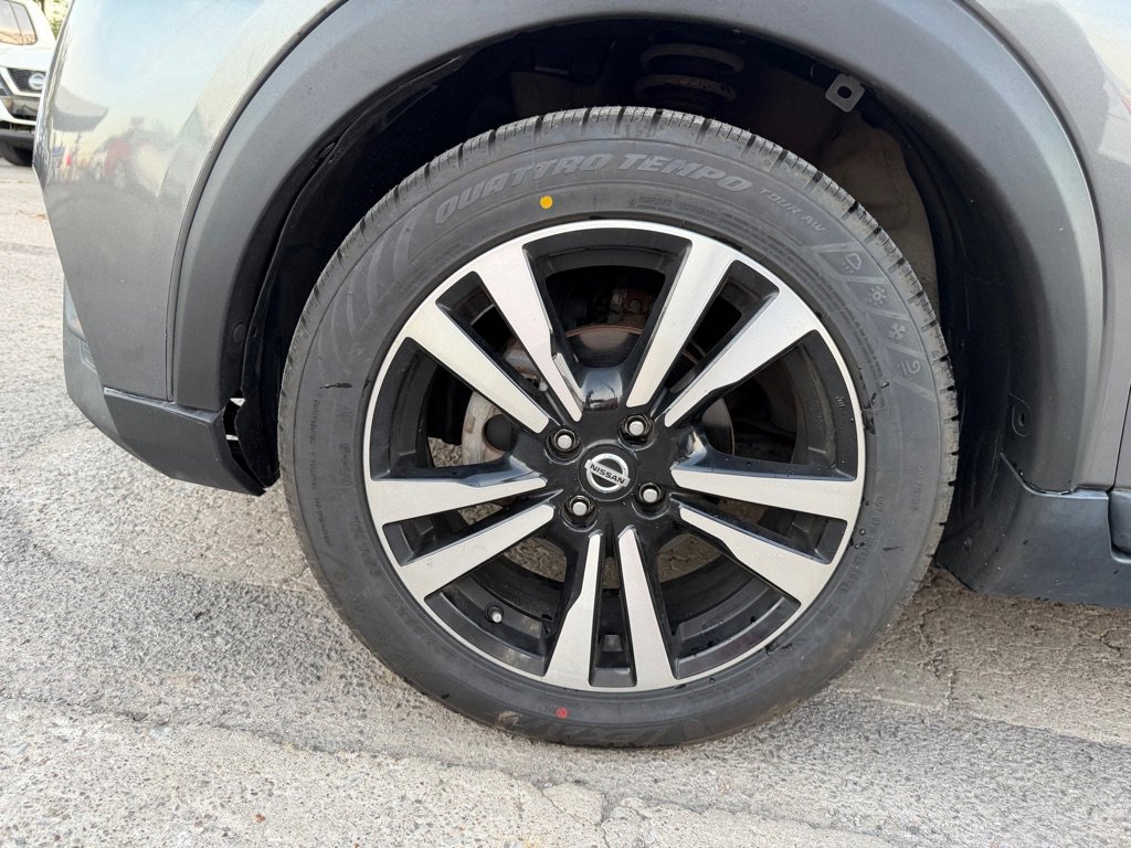 Used 2019 Nissan Kicks SV image 16