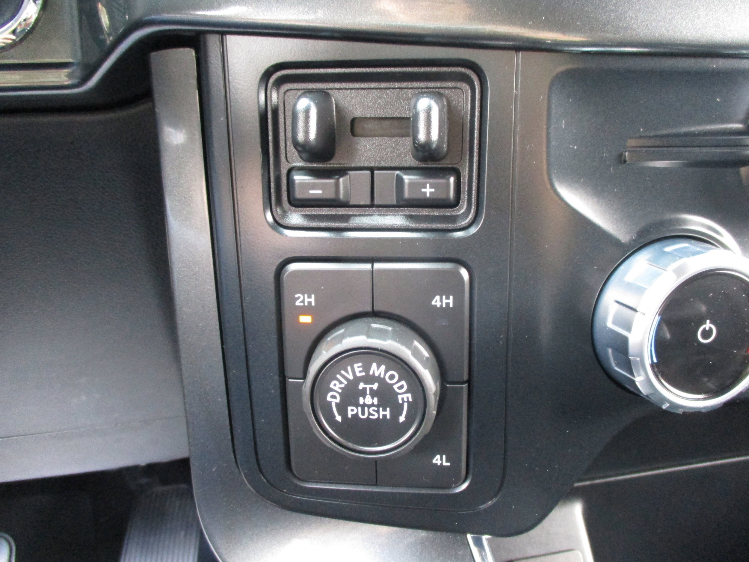 Used 2022 Ford F150 XLT w/ Equipment Group 302A High AWD/4WD image 26