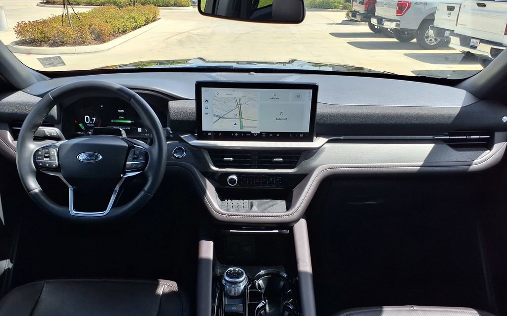 Used 2025 Ford Explorer Platinum w/ LUX Leather Package image 23