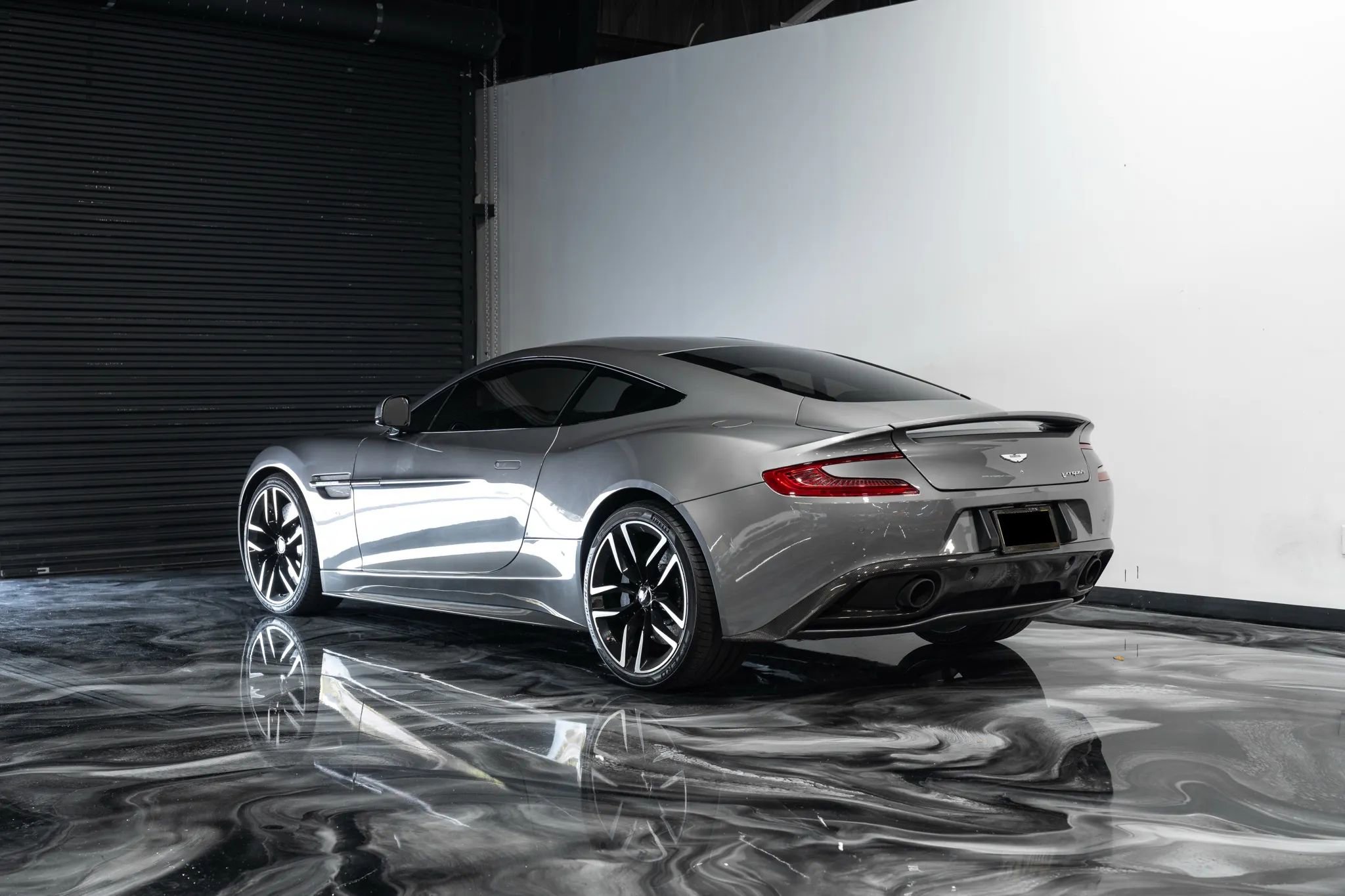 Used 2017 Aston Martin Vanquish Coupe RWD image 14