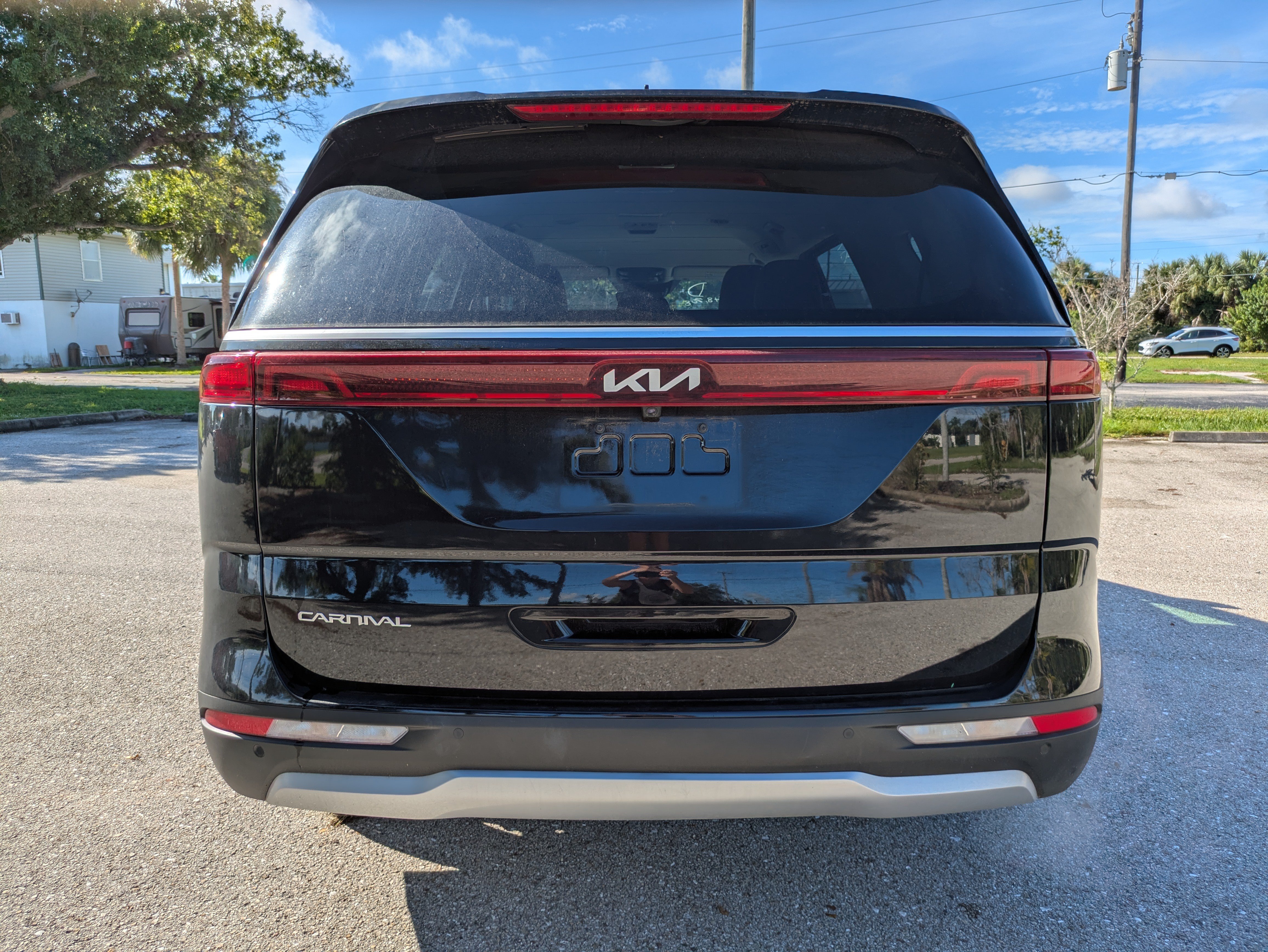 Used 2024 Kia Carnival EX FWD image 5