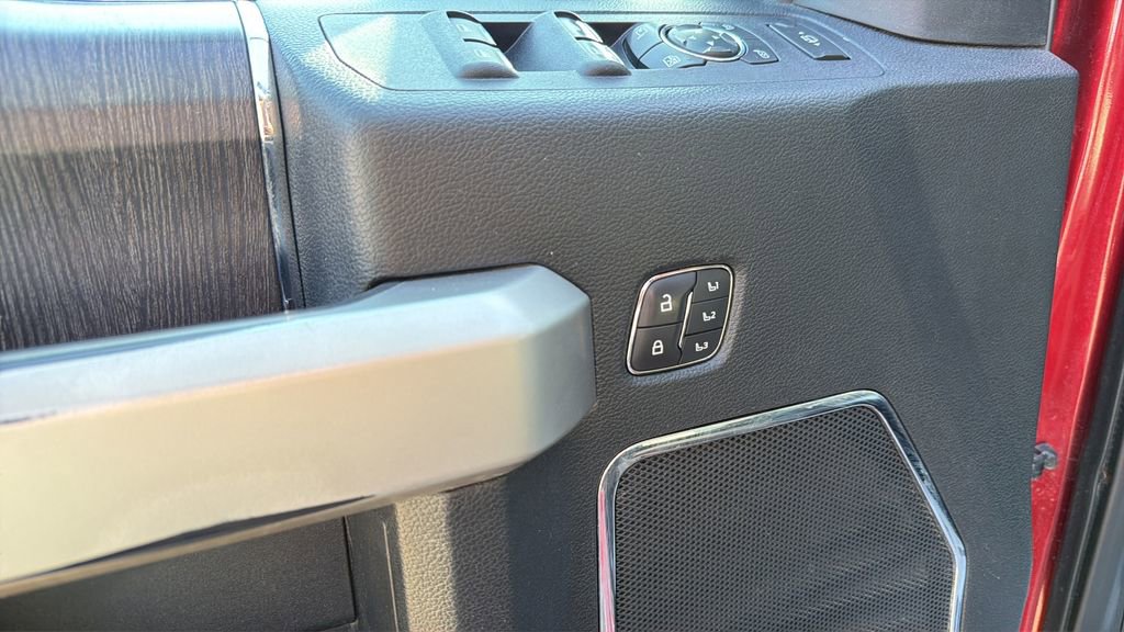 Used 2021 Ford F350 Lariat w/ Chrome Package image 25