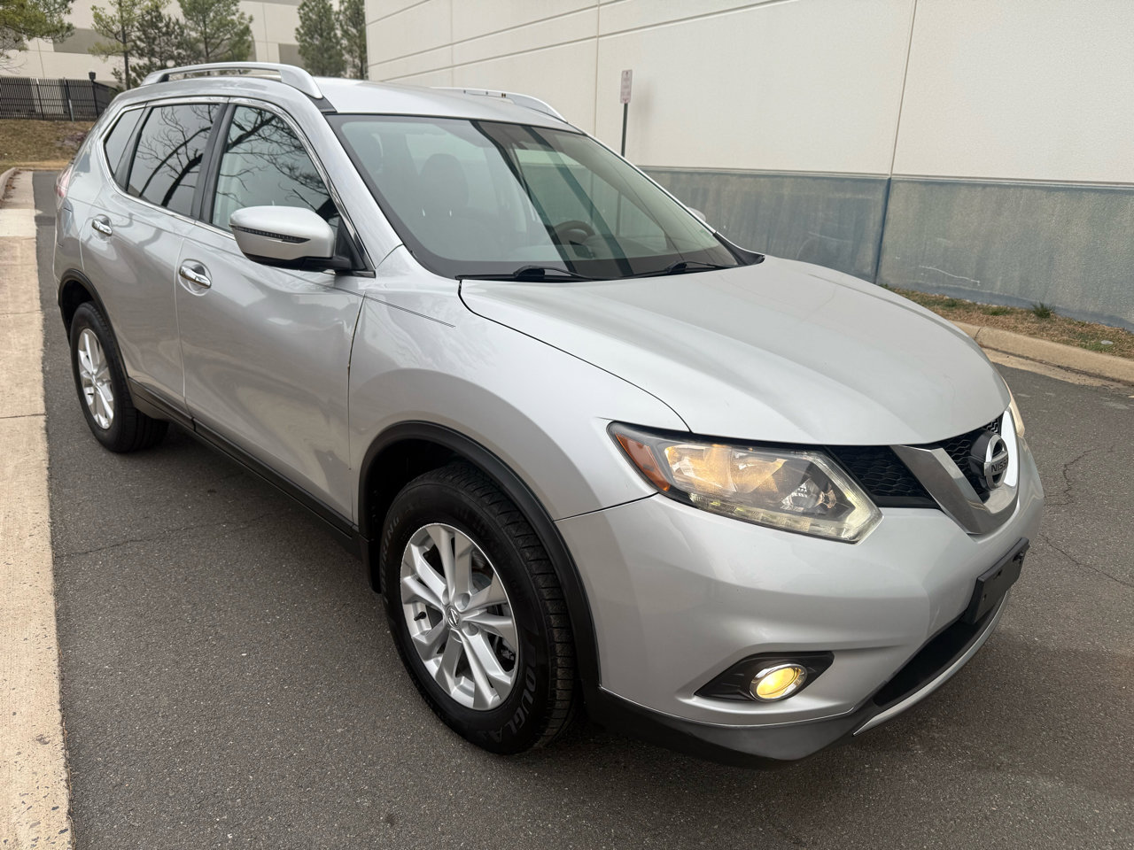 Used 2016 Nissan Rogue SV image 11