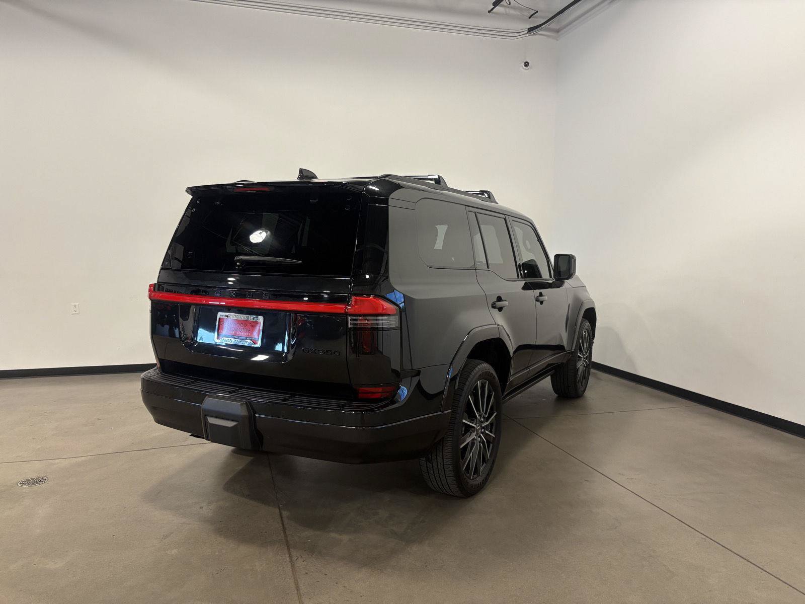 Used 2025 Lexus GX 550 w/ Accessory Package (2T) AWD/4WD image 3