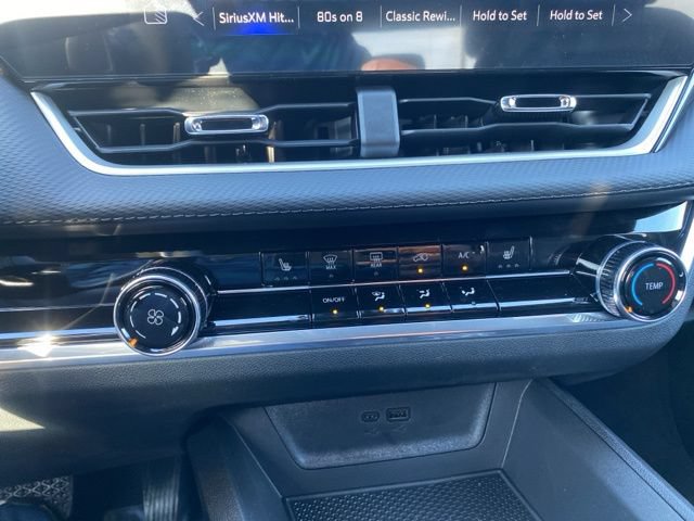 New 2026 Chevrolet Equinox LT w/ Safety and Technology Package AWD/4WD image 30