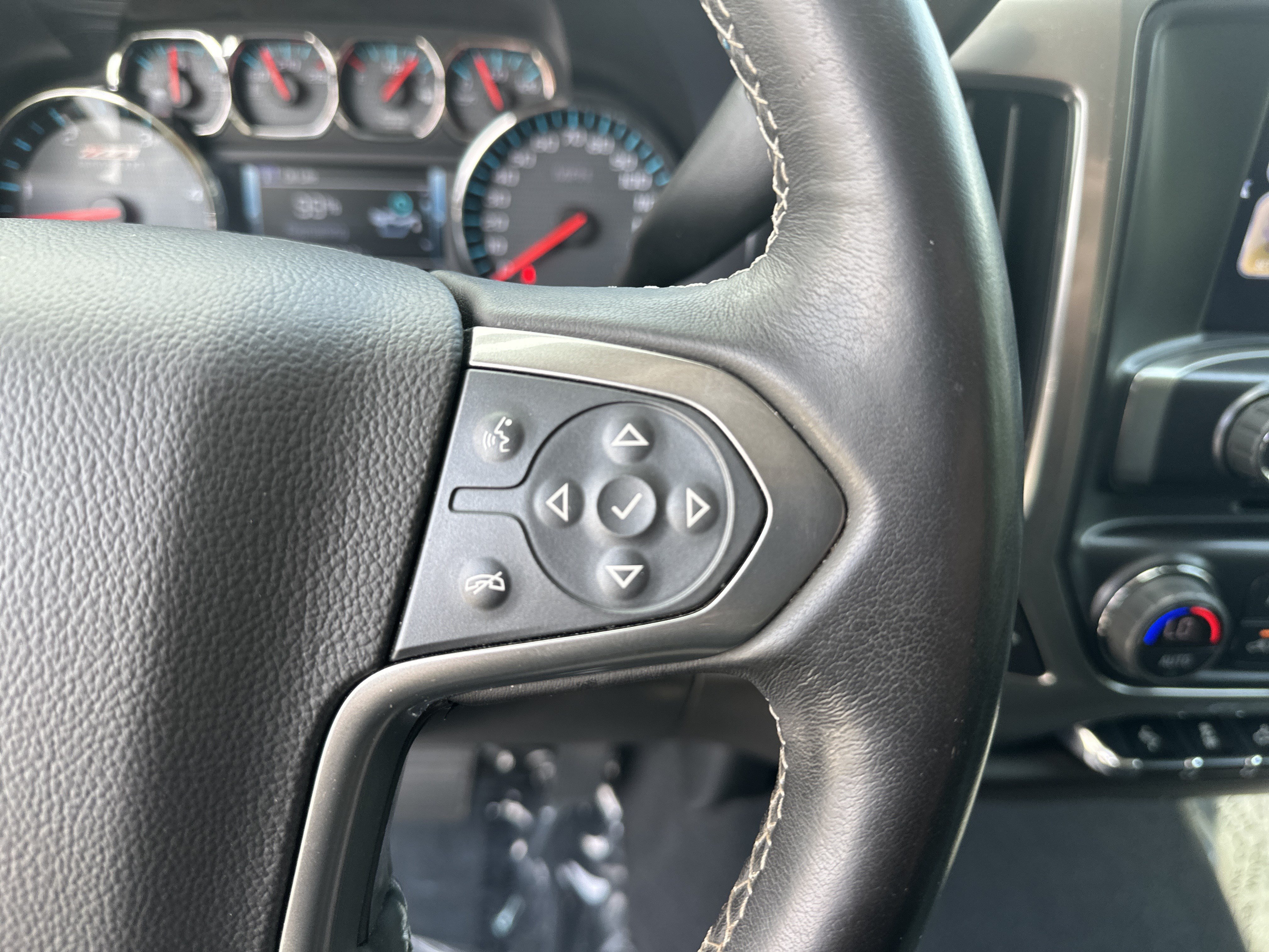 Used 2019 Chevrolet Silverado 2500 LT w/ Custom Sport Edition AWD/4WD image 20