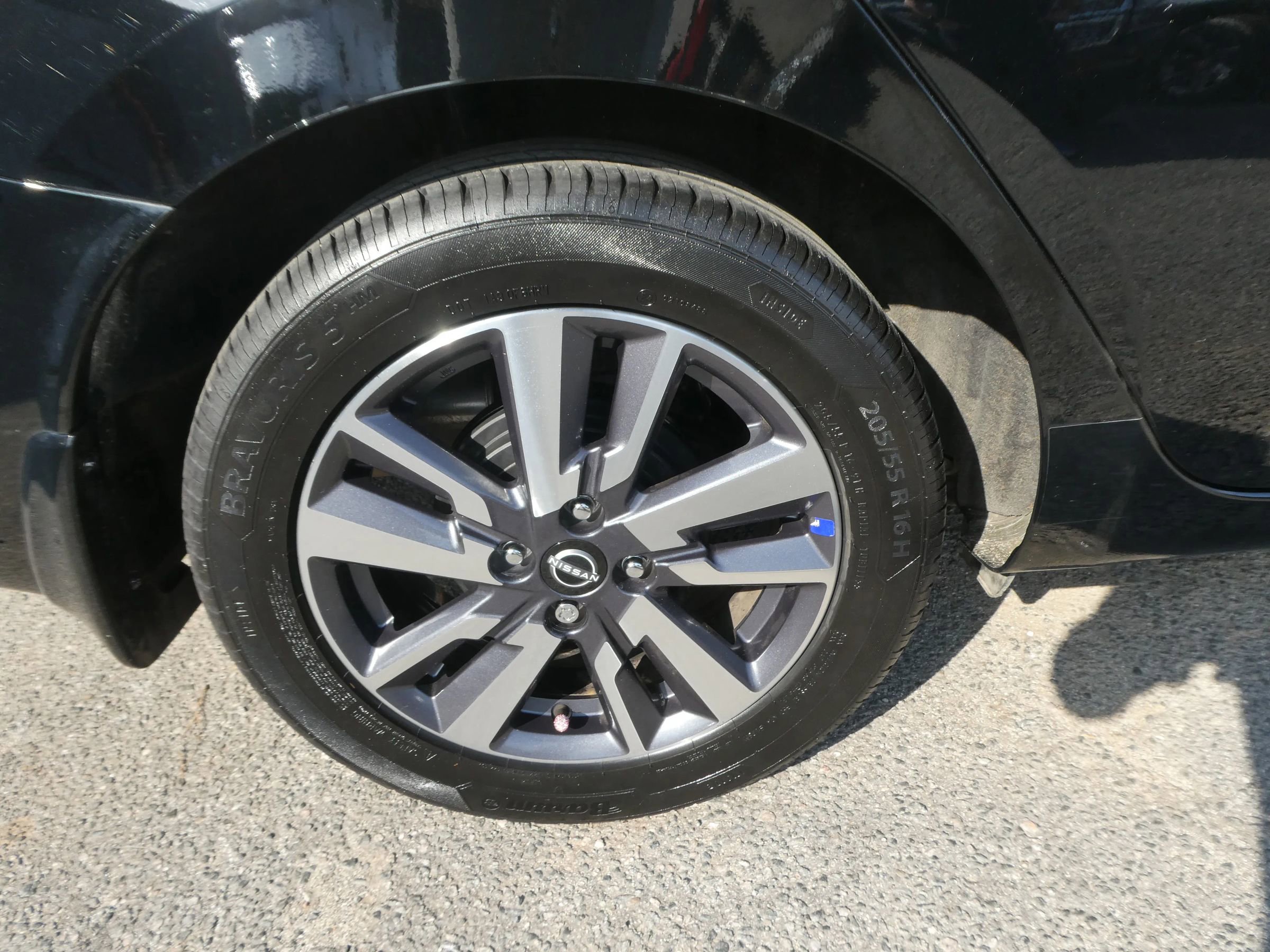 Used 2024 Nissan Versa S w/ S Plus Package image 30