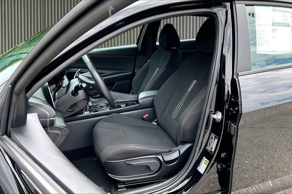 Certified 2025 Hyundai Elantra SEL FWD image 26