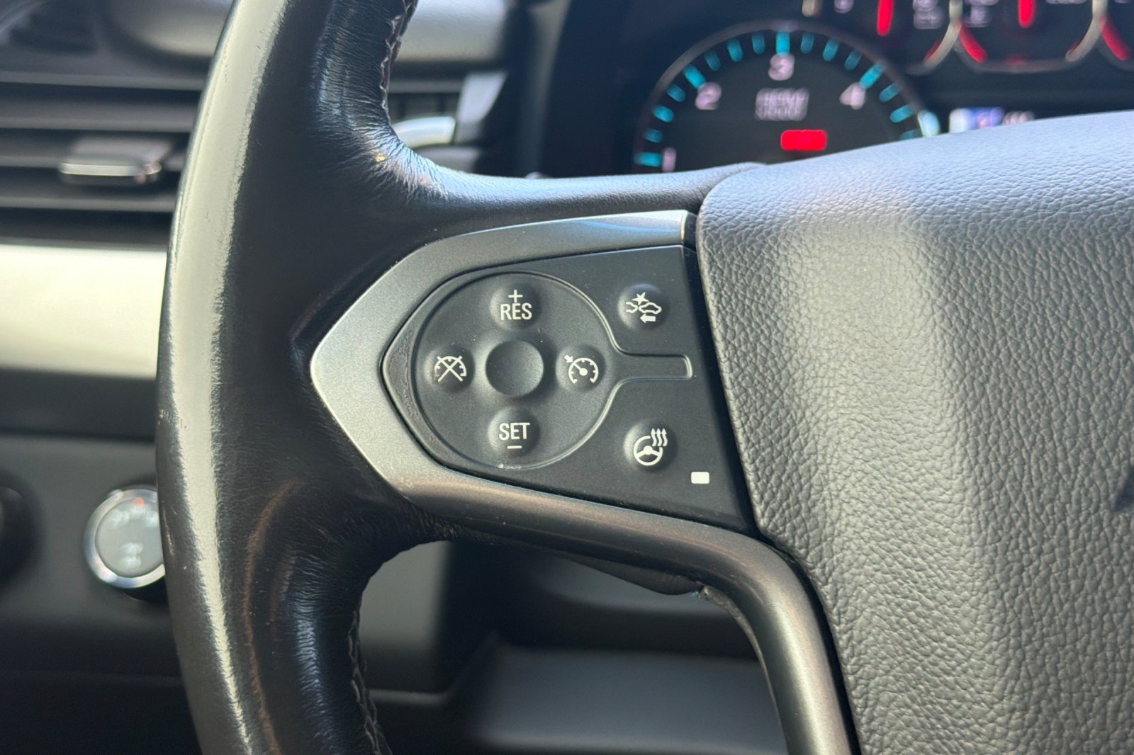 Used 2018 Chevrolet Tahoe Premier w/ RST Edition AWD/4WD image 29