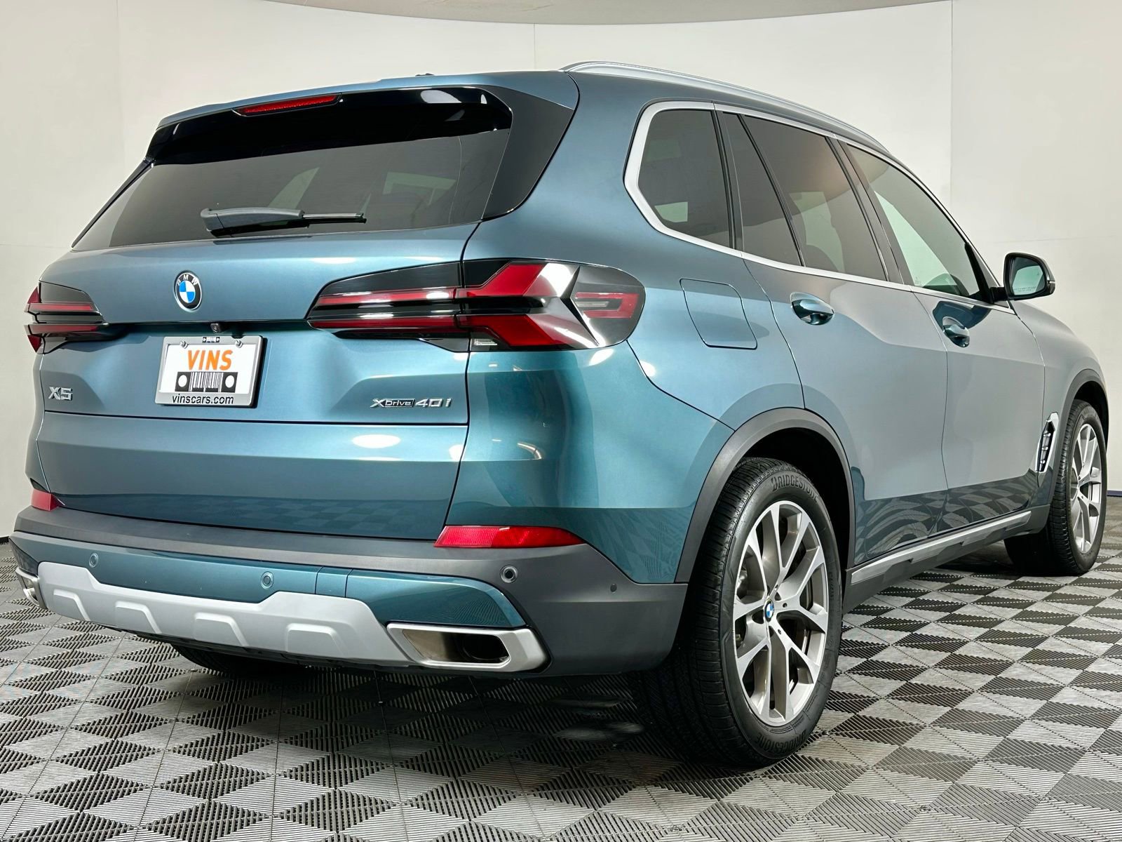 Used 2024 BMW X5 xDrive40i w/ Parking Assistance Package image 4