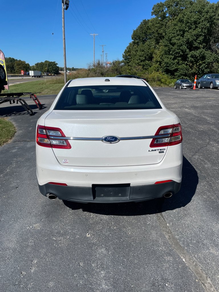 Used 2014 Ford Taurus Limited w/ Equipment Group 301A AWD/4WD image 4