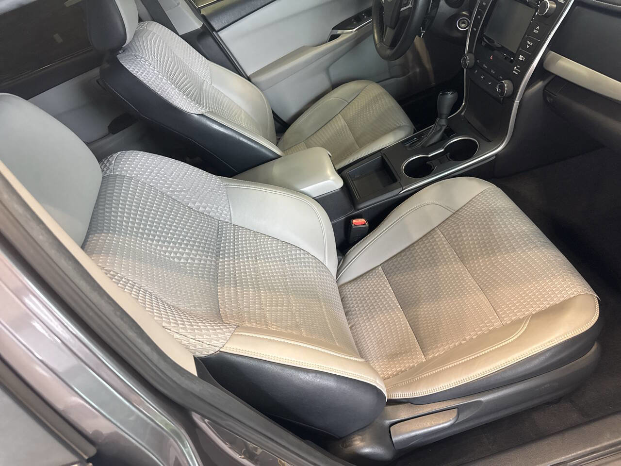 Used 2015 Toyota Camry SE image 20