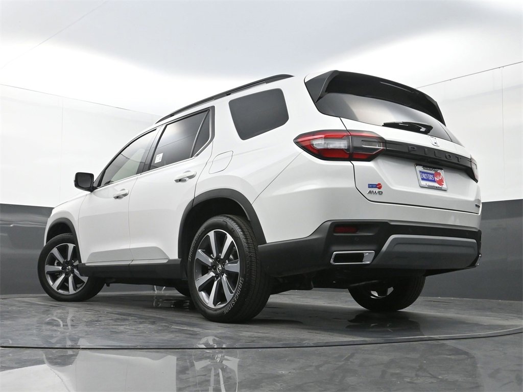 Used 2025 Honda Pilot Touring image 31