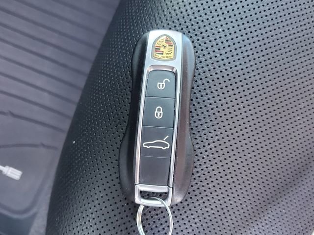 Used 2018 Porsche Panamera 4S image 29