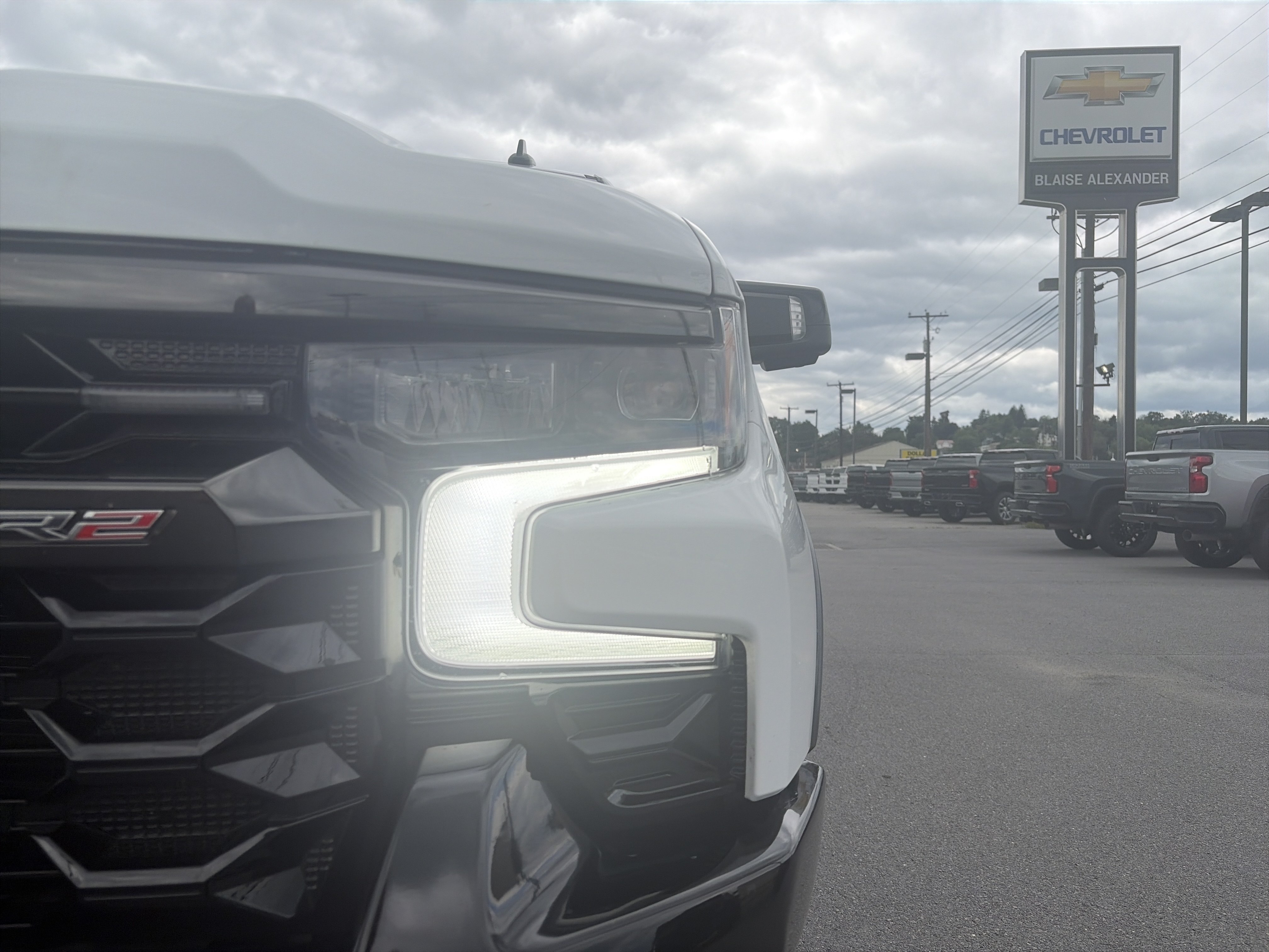 Used 2024 Chevrolet Silverado 1500 ZR2 w/ Technology Package AWD/4WD image 11