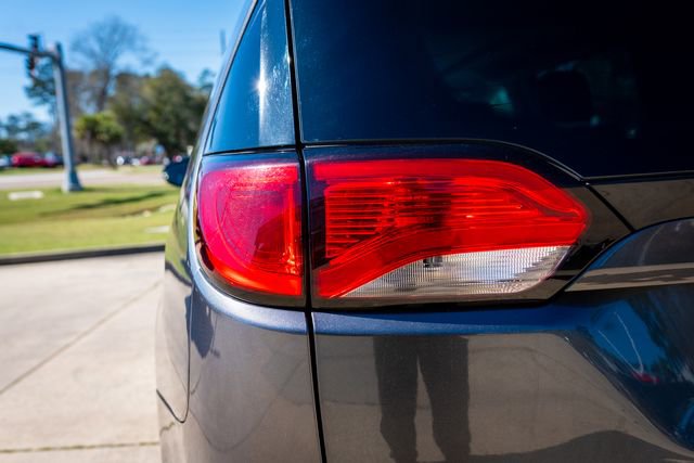 Used 2020 Chrysler Pacifica Limited image 16