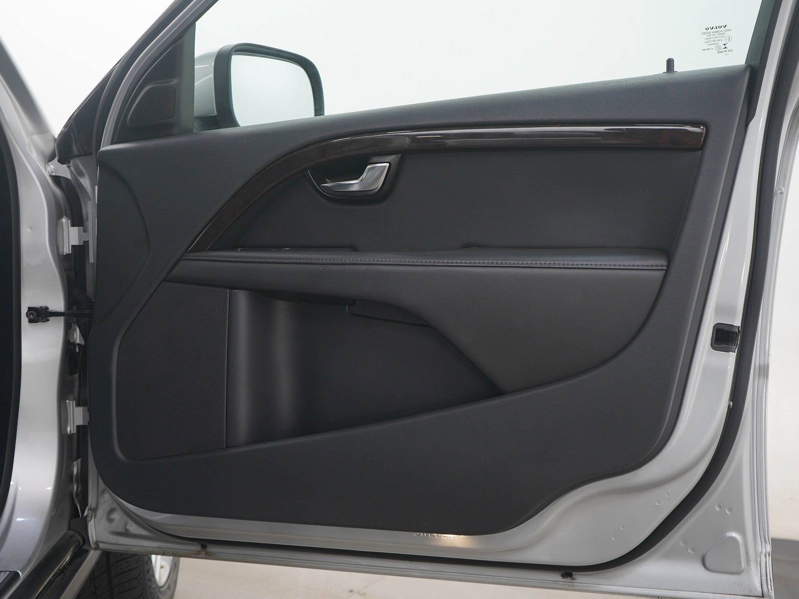 Used 2016 Volvo XC70 T5 Premier w/ Protection Package image 9