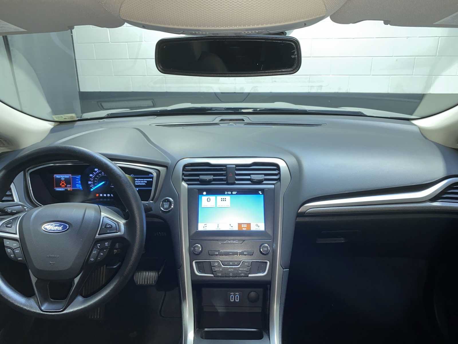 Used 2019 Ford Fusion SE FWD image 10