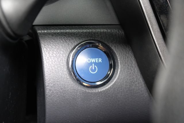 Used 2018 Toyota Camry LE FWD image 14