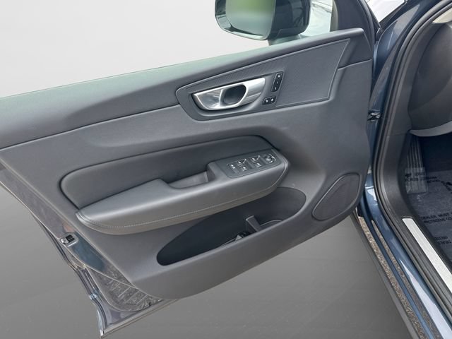 Certified 2024 Volvo XC60 T8 Plus w/ Protection Package Premier AWD/4WD image 18