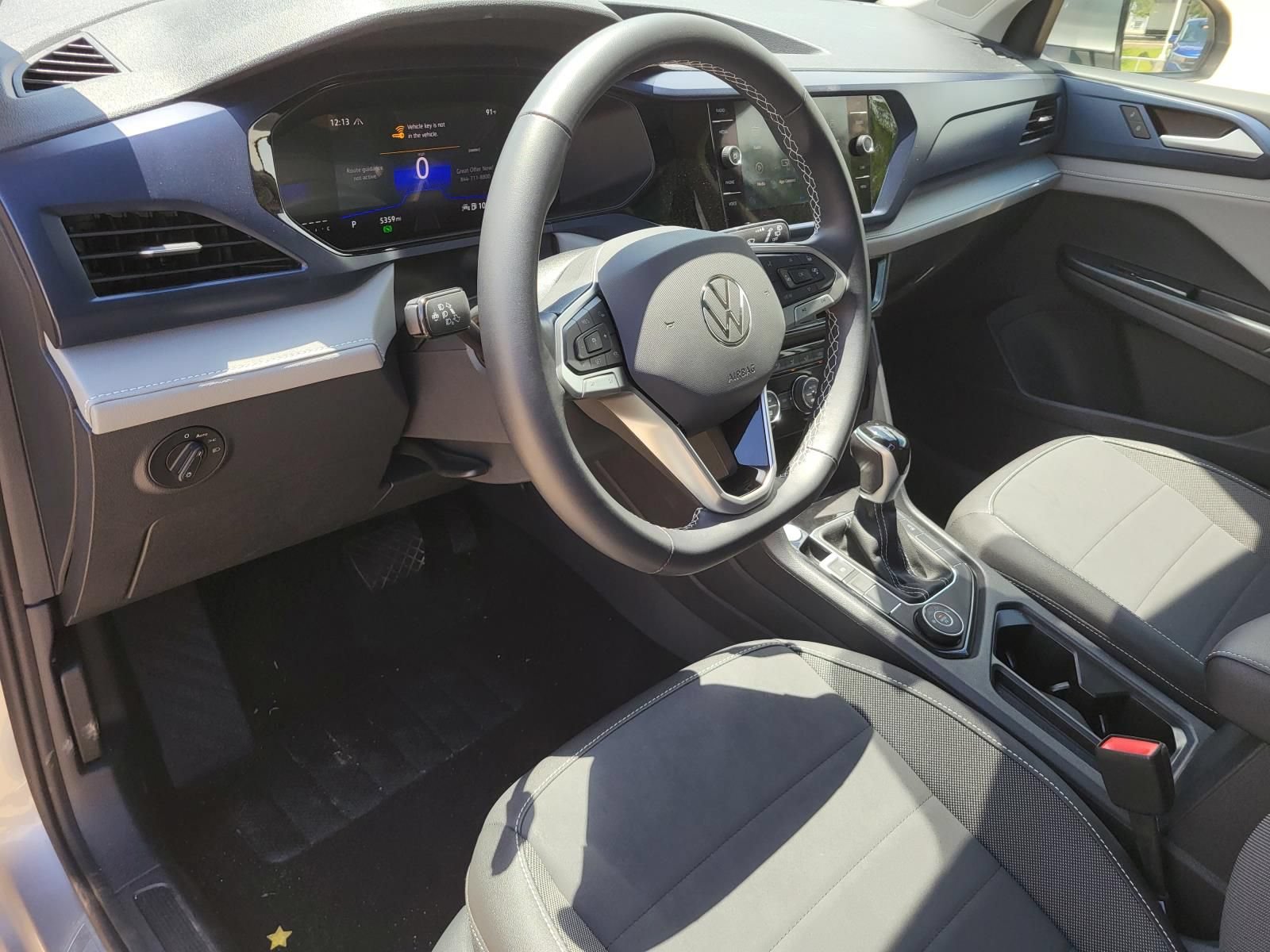 Used 2024 Volkswagen Taos SE AWD/4WD image 24