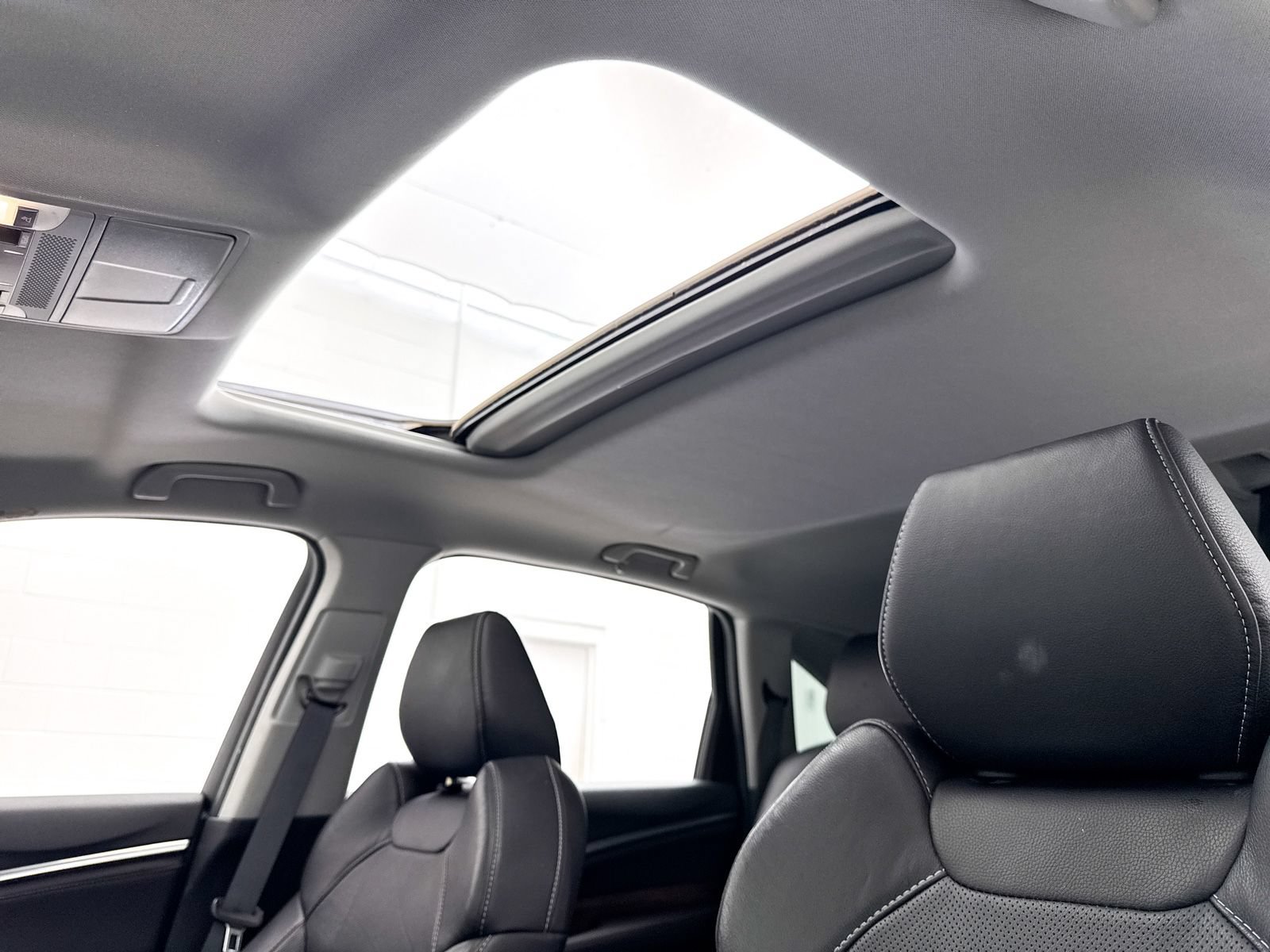 Used 2020 Acura MDX FWD w/ Technology Package image 3