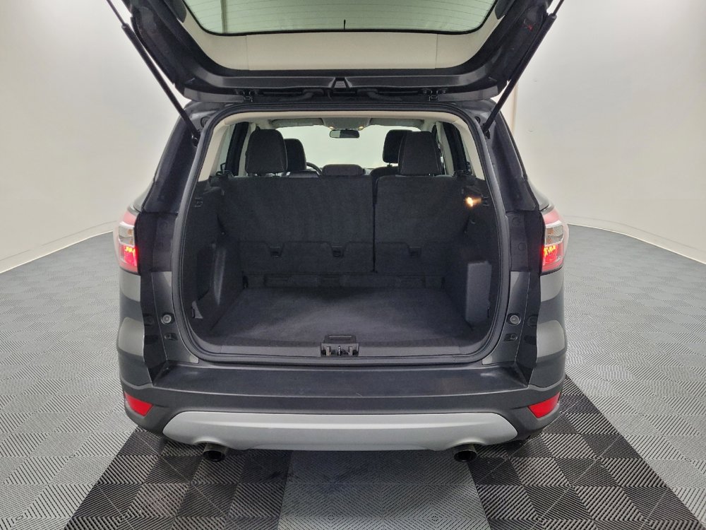 Used 2017 Ford Escape SE w/ SE Cold Weather Package AWD/4WD image 29
