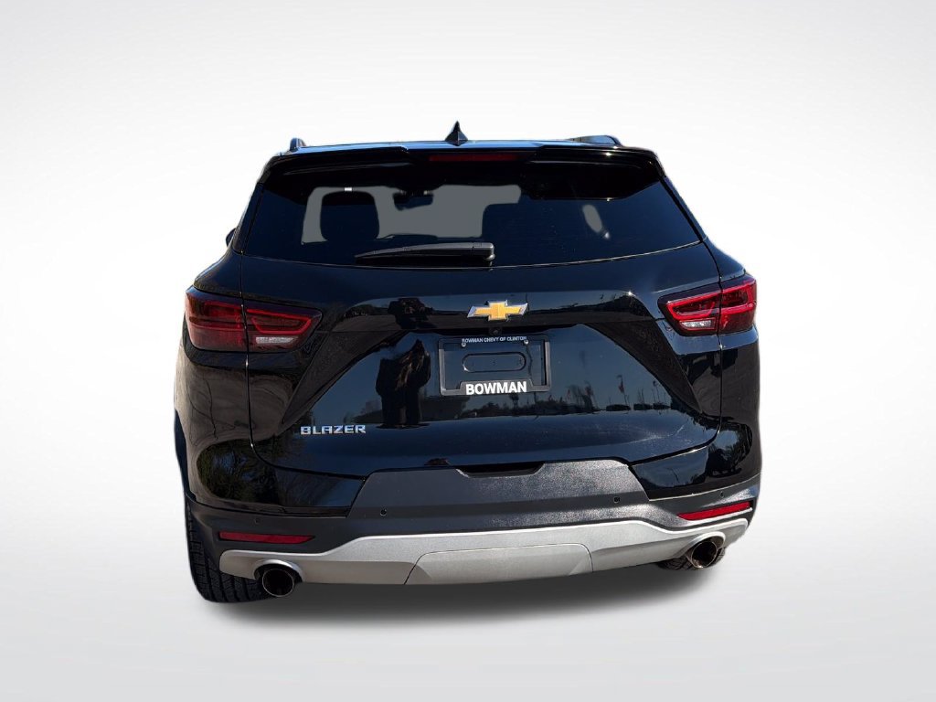 Used 2025 Chevrolet Blazer LT AWD/4WD image 5