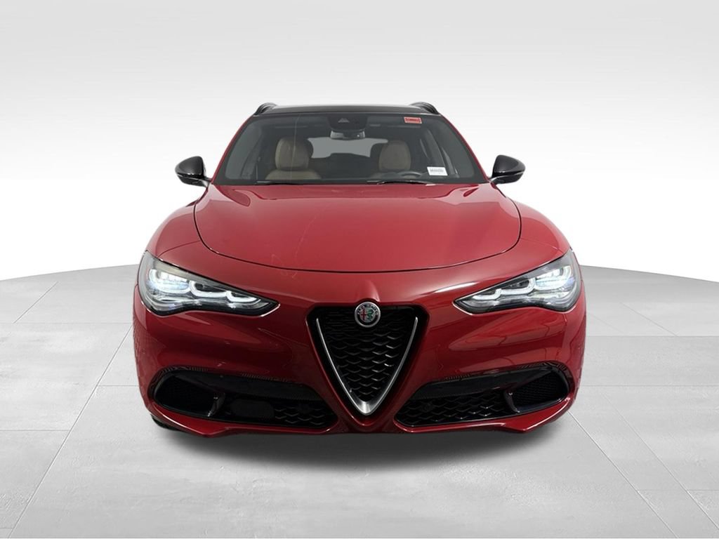 Used 2024 Alfa Romeo Stelvio Ti AWD/4WD image 4