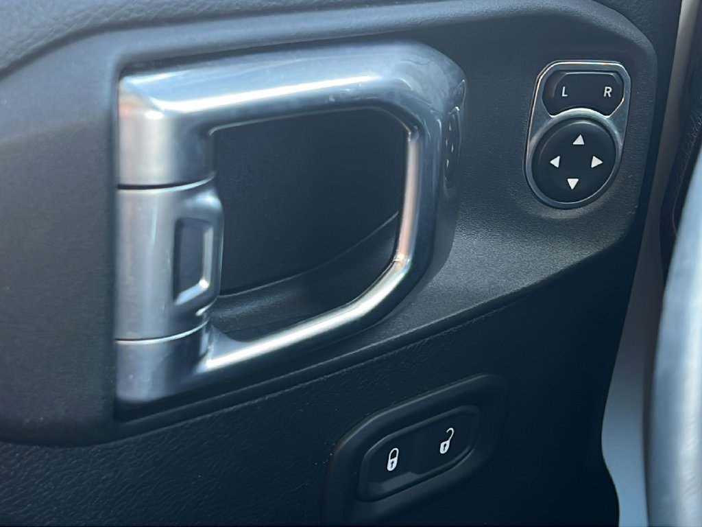 Used 2021 Jeep Wrangler Sport AWD/4WD image 18