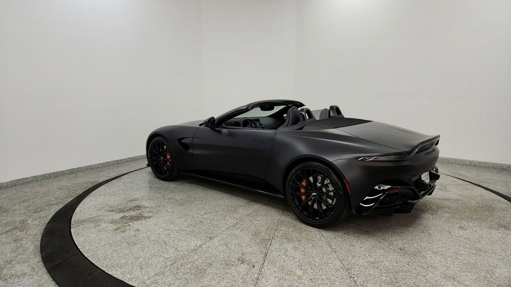 Used 2022 Aston Martin V8 Vantage Roadster image 3