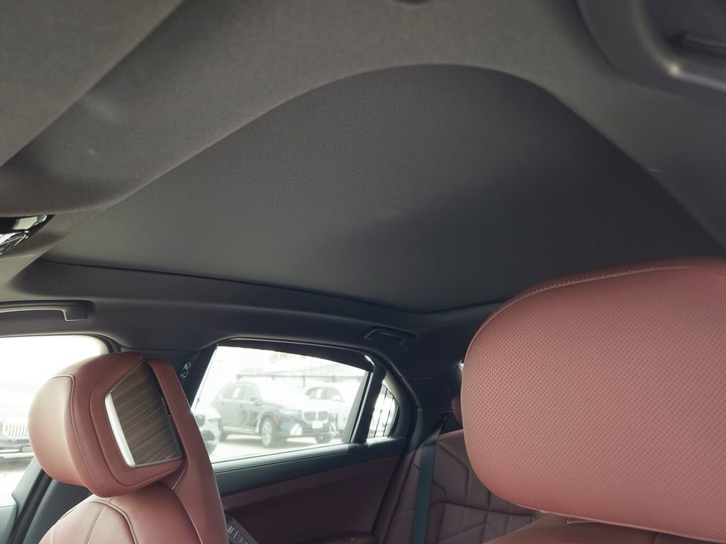 New 2026 BMW 740i w/ Premium Package RWD image 13