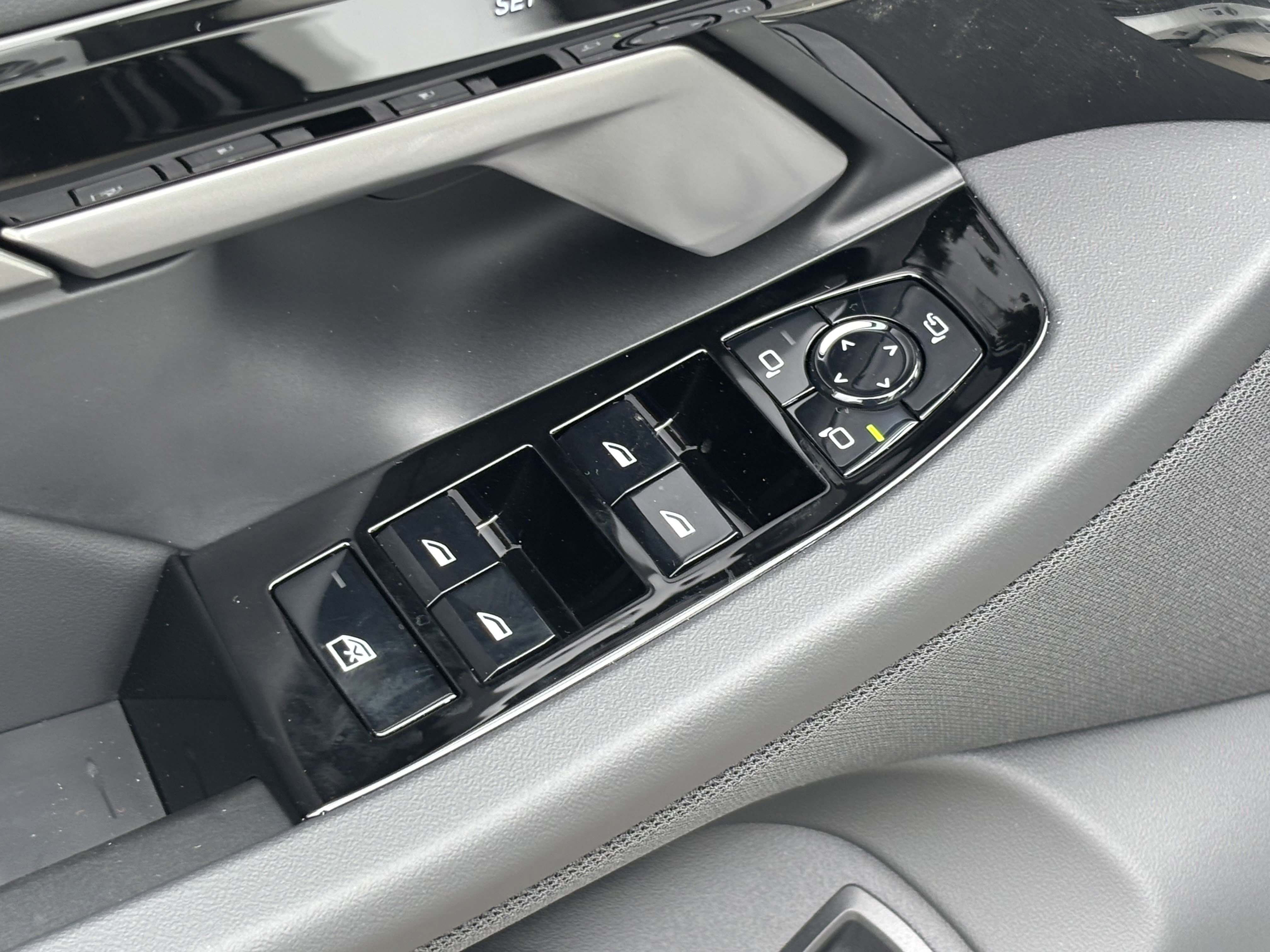 Used 2026 BMW 530i w/ M Sport Package image 14