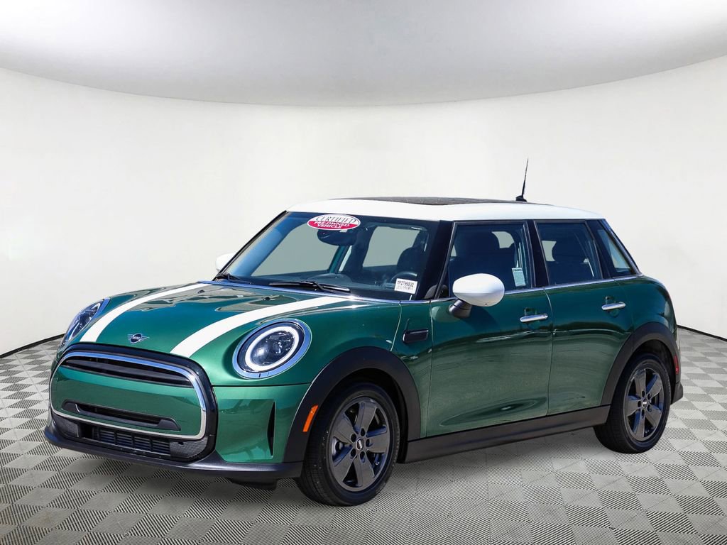 Used 2023 MINI Cooper 4-Door Hardtop image 6