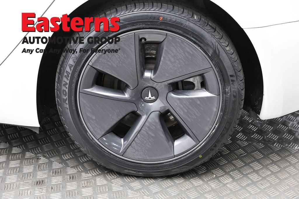 Used 2023 Tesla Model 3 Standard Range image 8