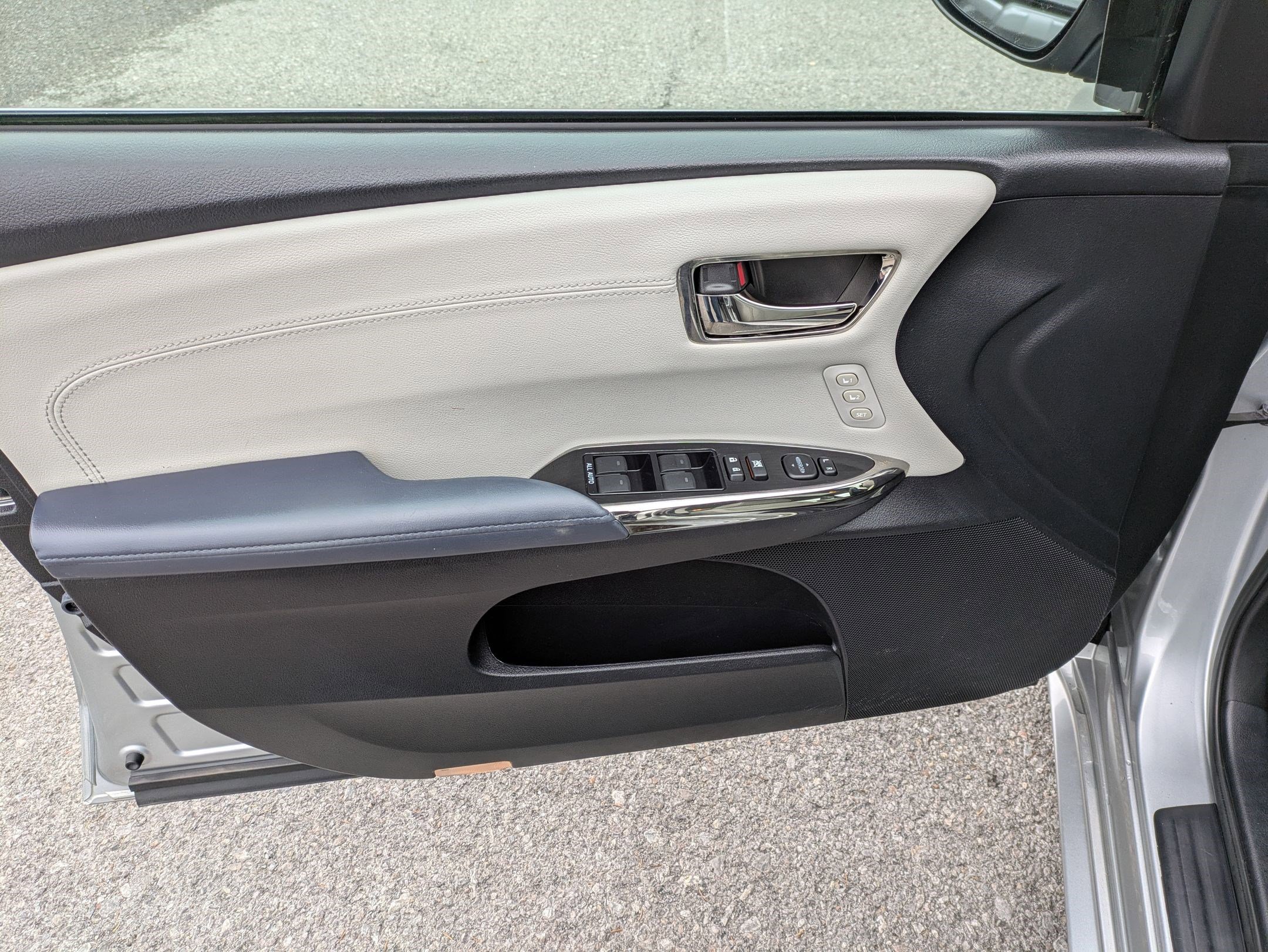 Used 2015 Toyota Avalon XLE Touring image 6